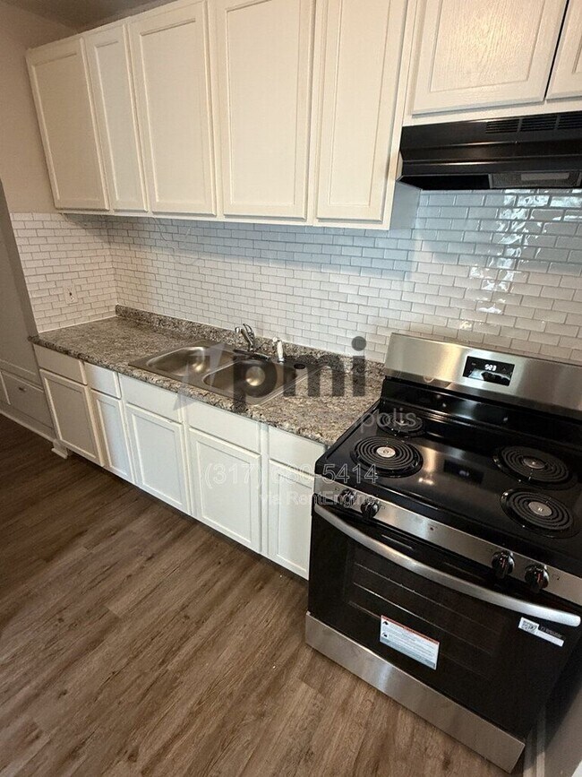 Foto del edificio - 1512 N Gladstone Ave