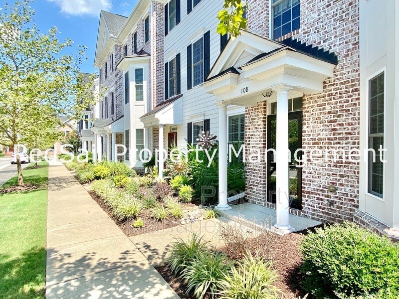Foto principal - 108 Peyton Randolph Dr