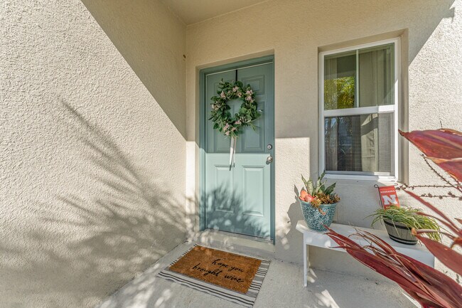 Foto del edificio - 12970 Pasture Wds Pl