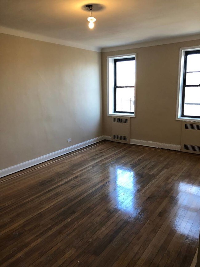 Building Photo - 1522 55th St