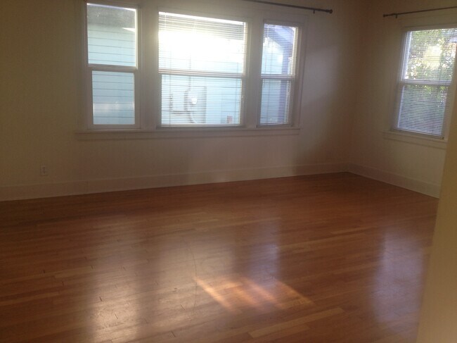 Foto del edificio - 207 17th Ave SE