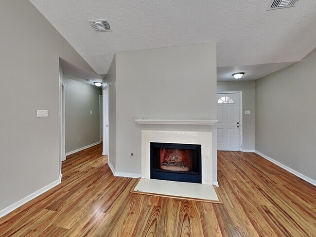Foto del edificio - 2419 Sherwood Hollow Ln