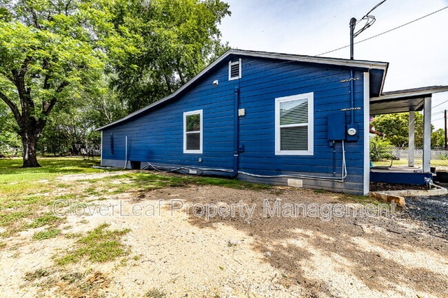Building Photo - 2735 Pecan Valley Dr