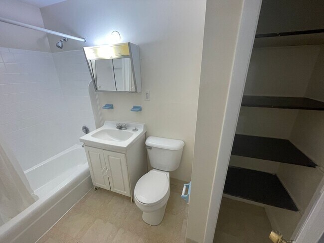 Building Photo - 1-bedroom Brighton @ Boston Landing