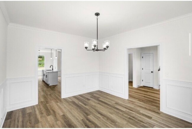 Building Photo - 5021 Salient Dr