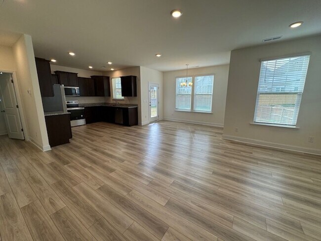 Foto del edificio - The Grove at Neill's Pointe
