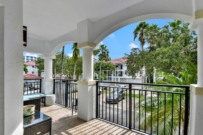 Foto del edificio - 3145 NE 184th St