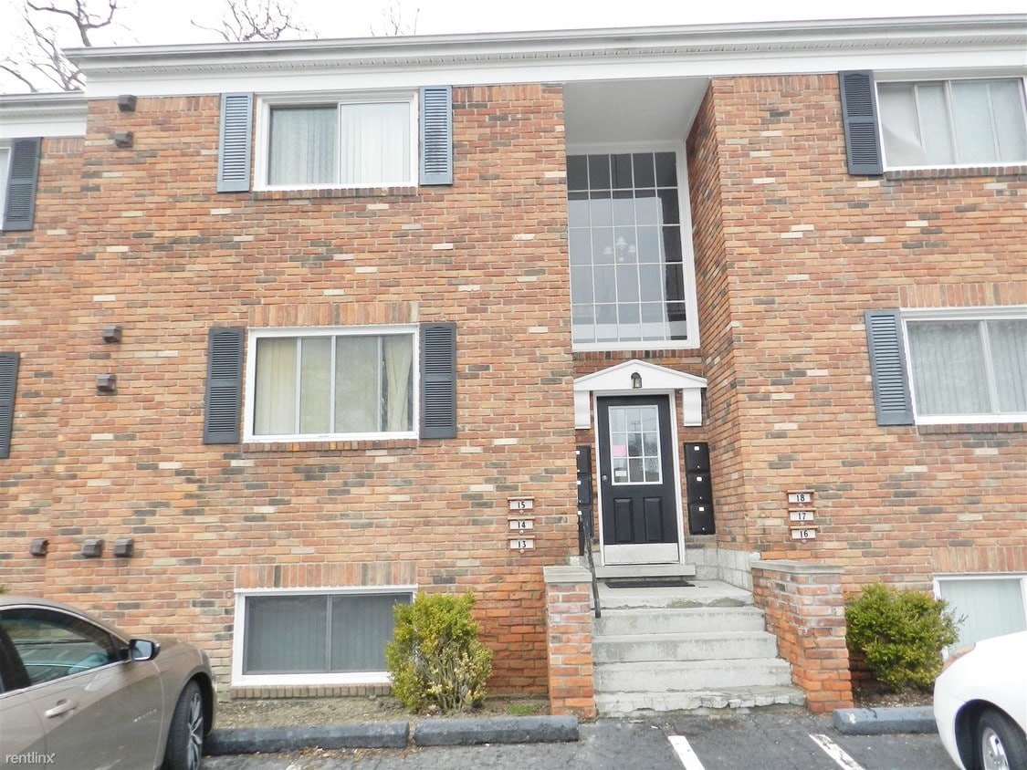 31831 Grand River Ave Unit 13, Farmington, MI 48336 Condo for Rent in