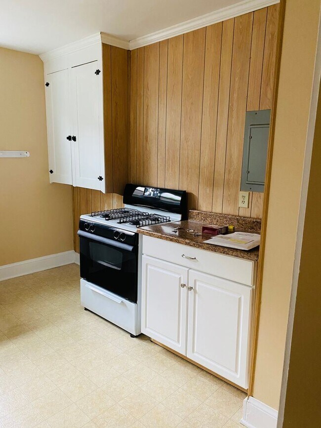 Foto del edificio - 2 br, 1 bath House - 561 Baldwin Ave