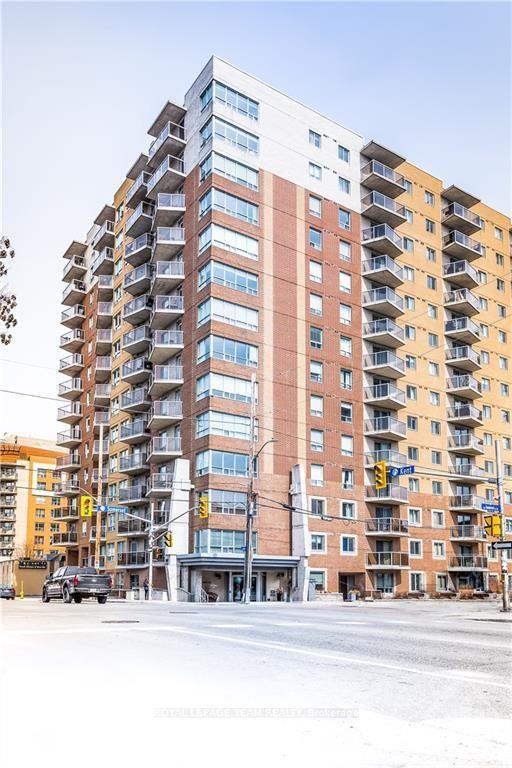 Building Photo - 429 Somerset St W