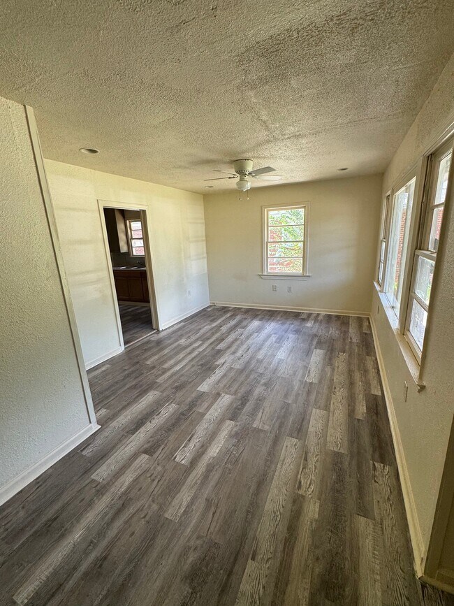 Foto del edificio - 4268 Mohican St
