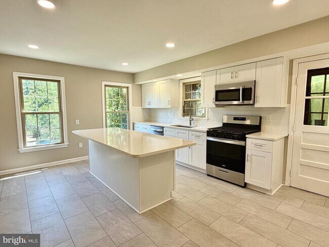 Foto del edificio - 9106 Jones Mill Rd