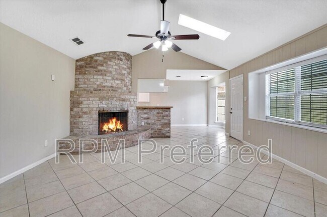 Building Photo - 9414 Willow Meadow Dr