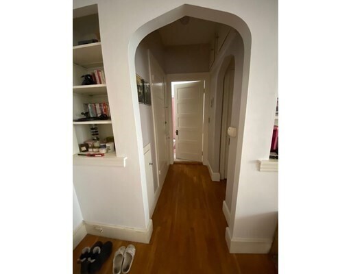 Building Photo - 1060 Beacon St