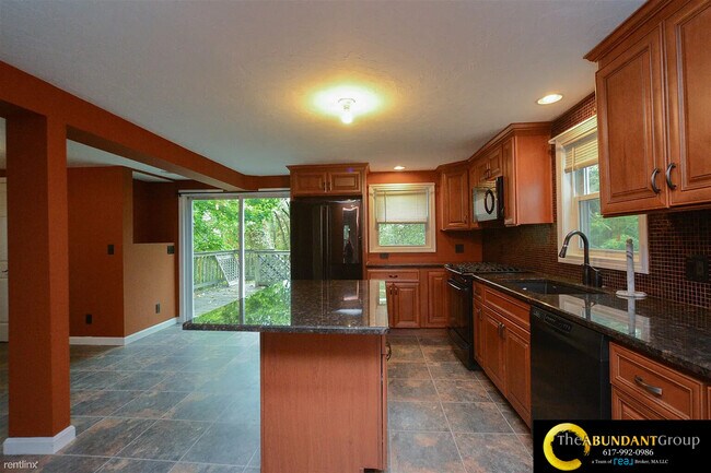 Foto del edificio - 103 South Rd