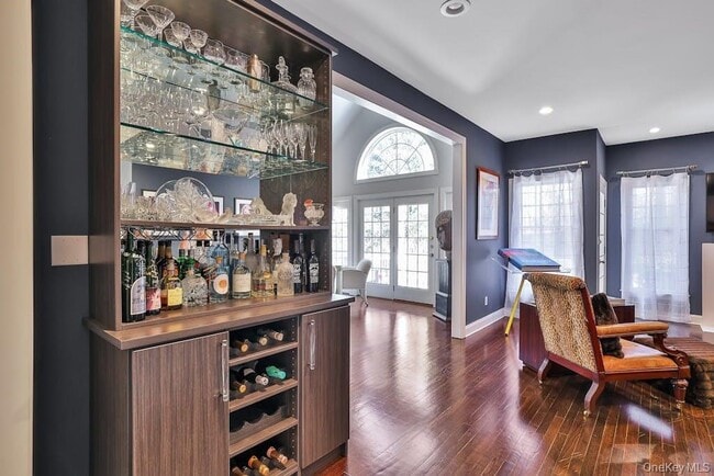 Building Photo - 8 Caruso Pl