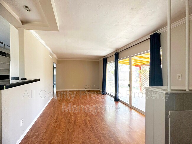 Building Photo - 5302 N 14th Pl