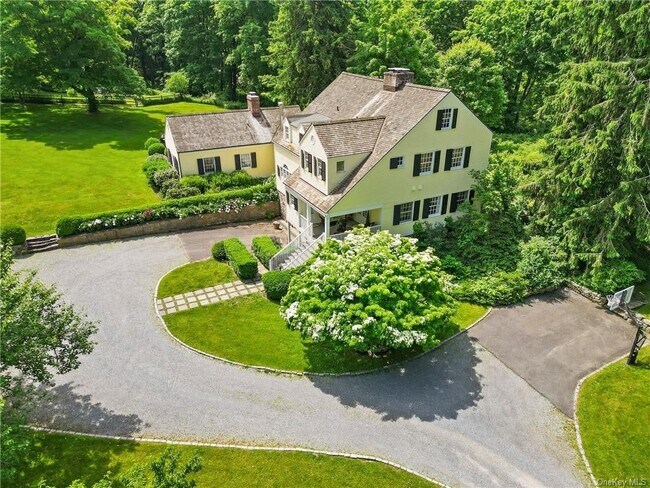 Building Photo - 1 Twin Lakes Dr