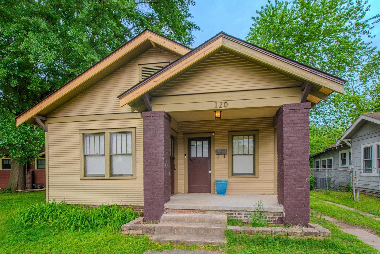 Primary Photo - 120 Melrose Divide