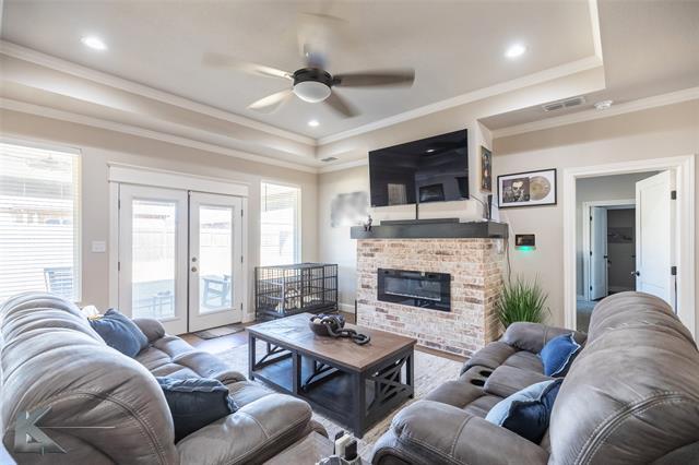 Building Photo - 320 Bella Way