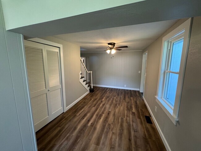 Foto del edificio - Complete Remodel - Beautiful 4 Bedroom Hou...