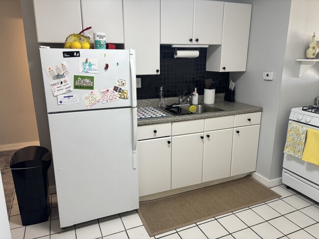 Foto del edificio - 523 E 3rd St