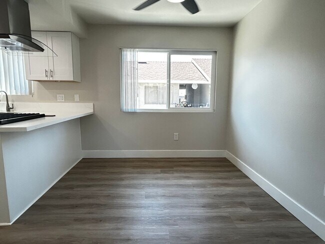 Building Photo - 1400 Estate Dr
