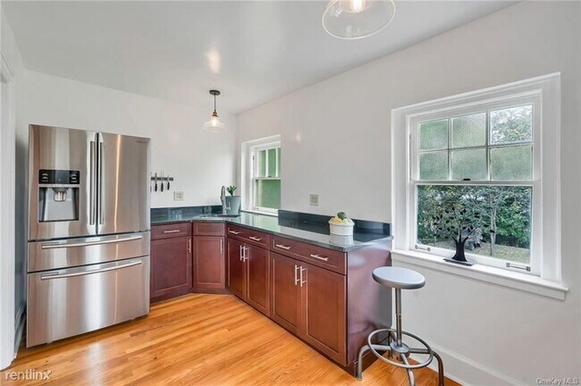 Building Photo - 1 br, 1 bath House - 188 Grand St