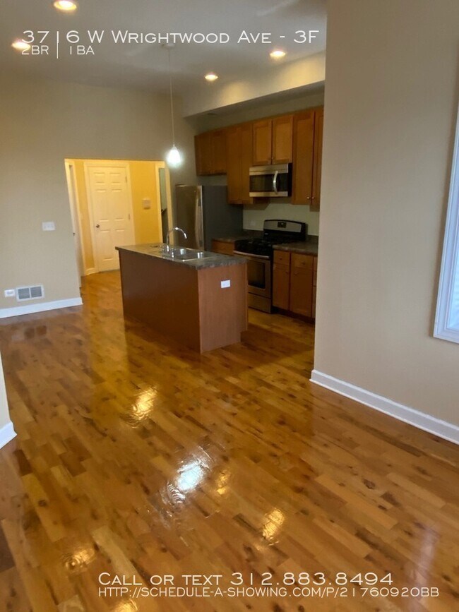 Foto del edificio - 3716 W Wrightwood Ave