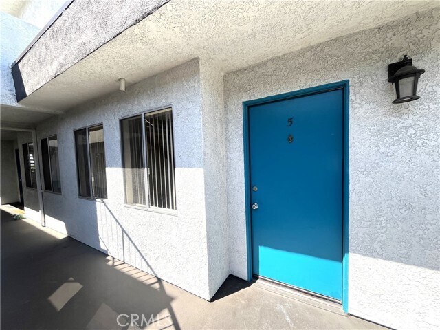Foto del edificio - 4307 W 142nd St