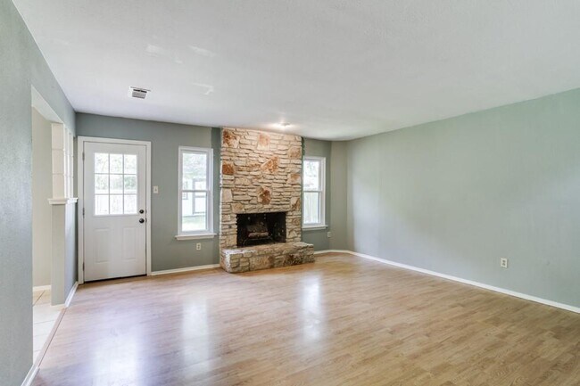 Building Photo - 11227 Henge Dr