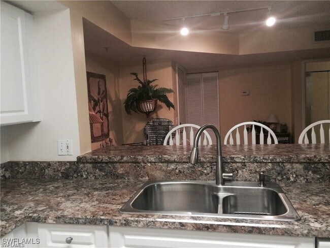 Foto del edificio - 1160 Wildwood Lakes Blvd