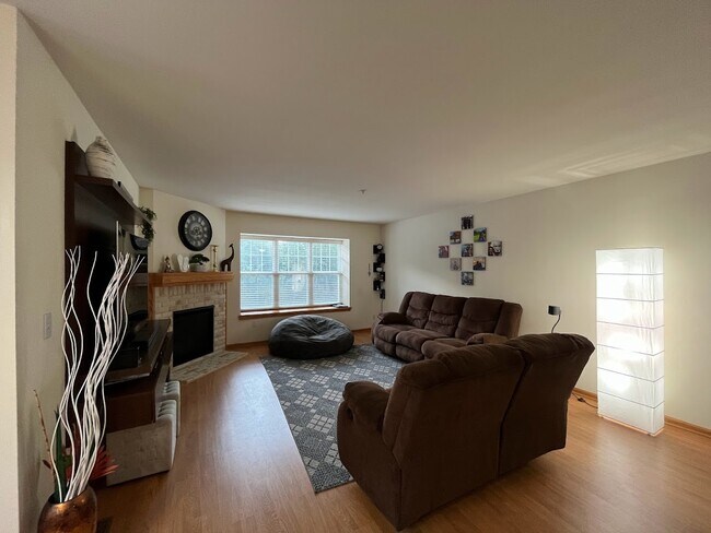 Living Room - 7171 W Rawson Ave
