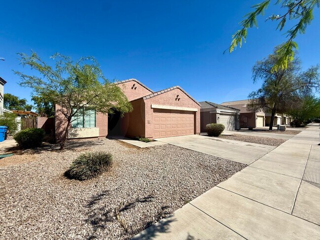 Building Photo - 5617 S 31st Dr