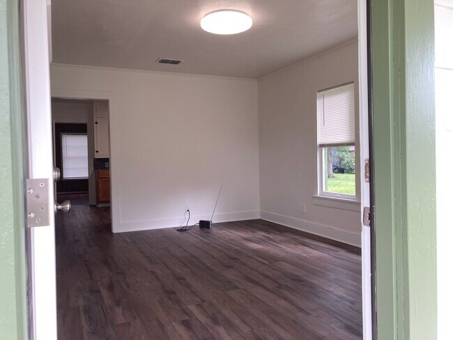 Building Photo - 1167 TX-239