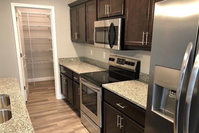 KITCHEN - 2278 Klondike Rd