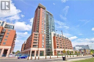 Building Photo - 800 Lawrence Ave W