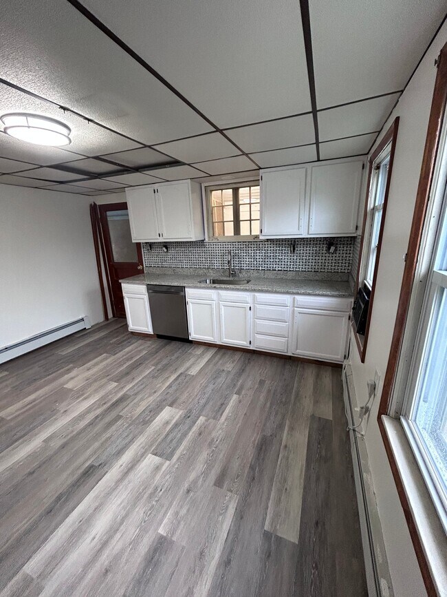Foto del edificio - 1295 Reynolds Ave