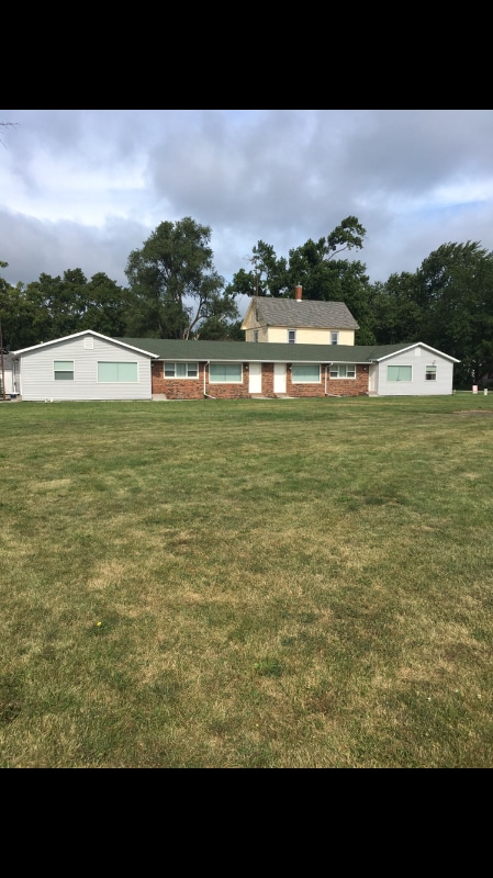 Building Photo - 210 W Hack St