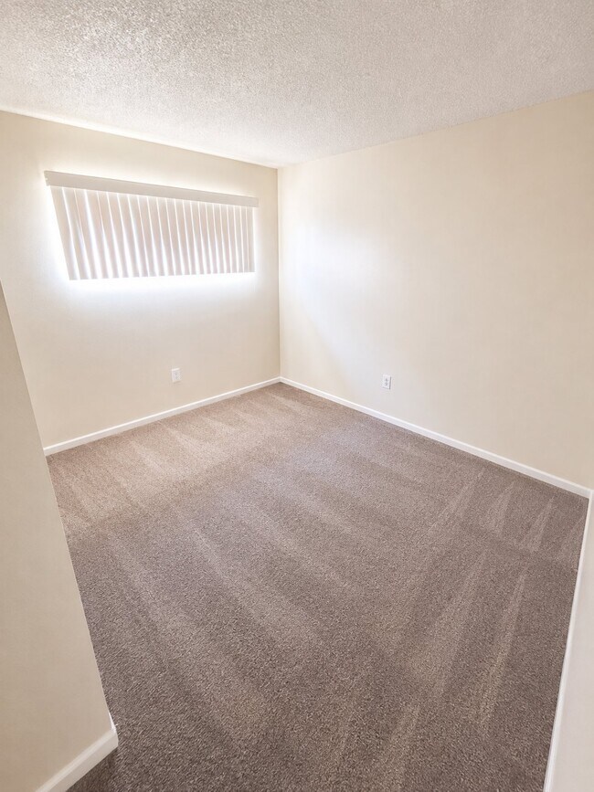 Foto del edificio - 2521 N Bassler St