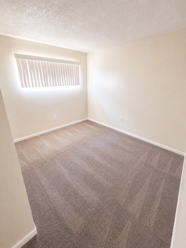 Building Photo - 2521 N Bassler St