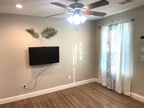 Building Photo - 3807 Edison St