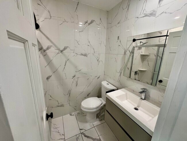 Foto del edificio - 56 Liberty Pl