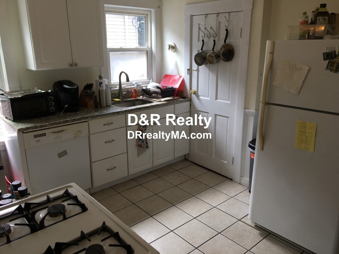 Primary Photo - 177 Boston Ave