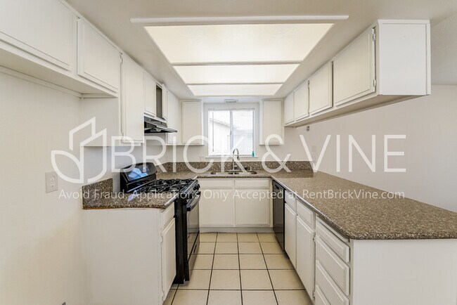 Foto del edificio - 44740 27th St E