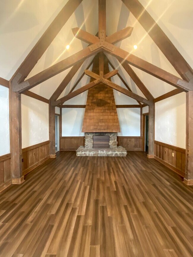 Building Photo - 3 bed / 2 bath in Memphis near Old Brownsv...