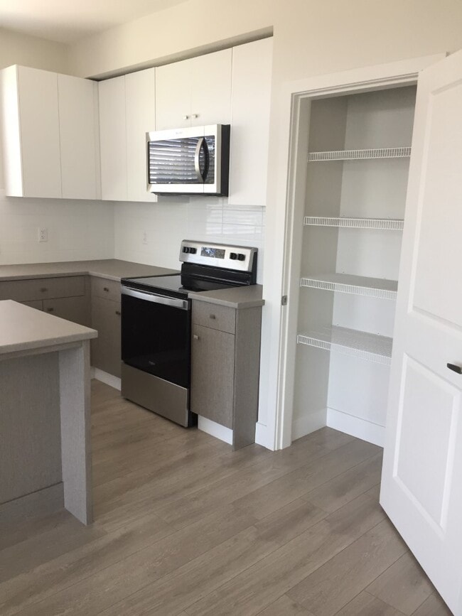 Building Photo - 1516-1516 McCallum Rd