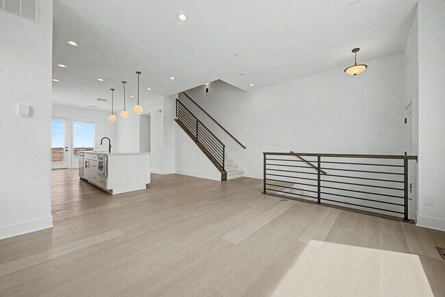 Foto del edificio - 707 Saddle Dr