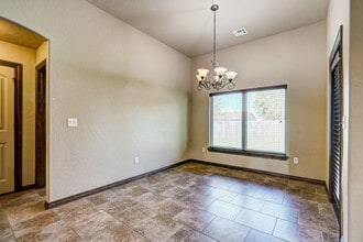 Building Photo - 901 Ridgeway Dr