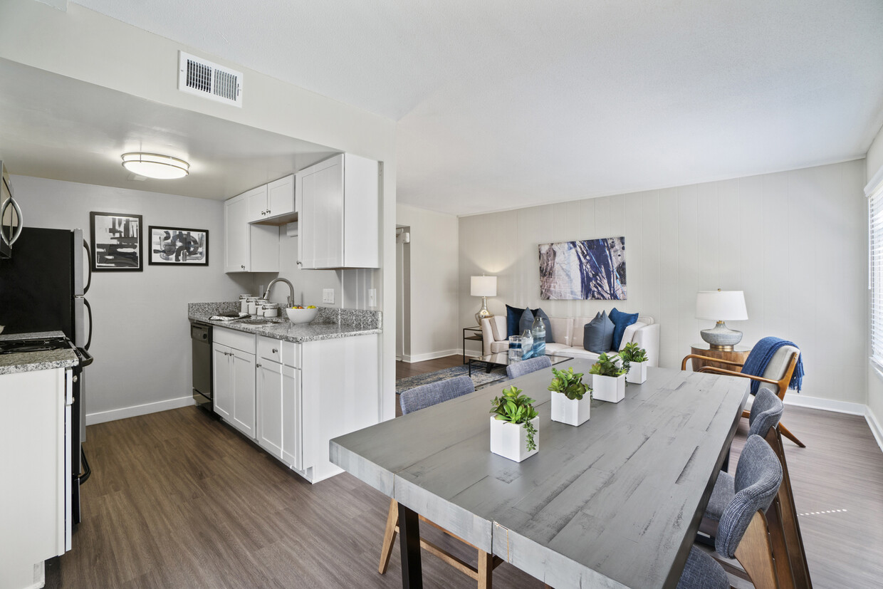 Open floor plans - Chesterfield Village